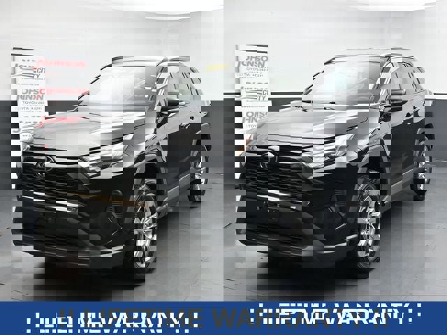 Used 2023 Toyota RAV4 XLE AWD/4WD image 5