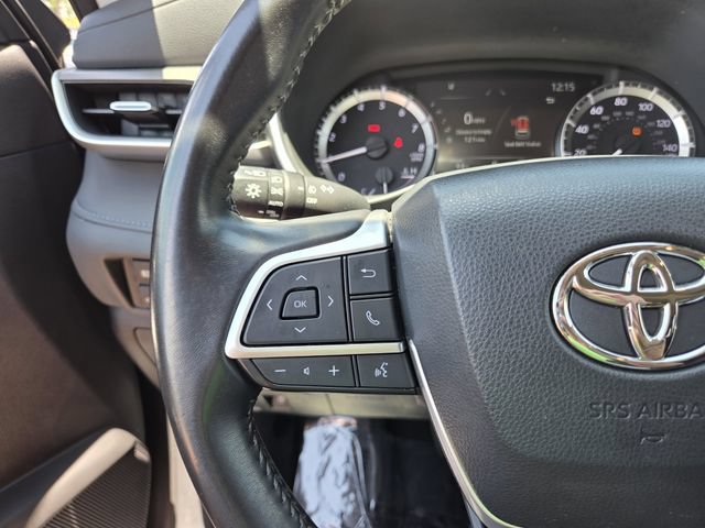 Used 2023 Toyota Highlander XLE FWD image 23
