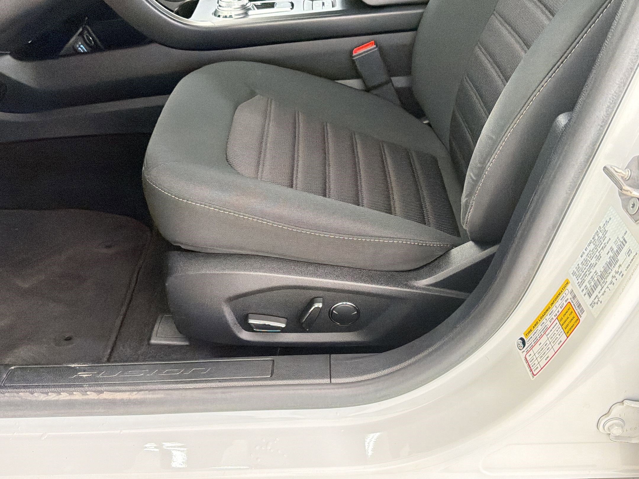 Certified 2020 Ford Fusion SE image 14