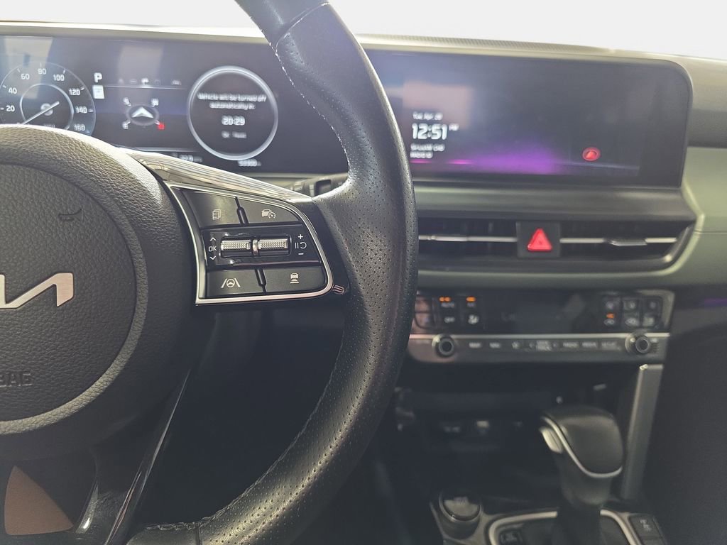 Used 2024 Kia Seltos SX w/ SX Sunroof Package AWD/4WD image 16
