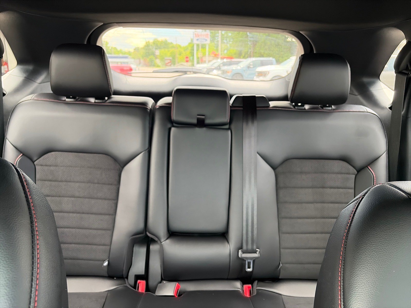 Certified 2024 Ford Edge ST-Line AWD/4WD image 16