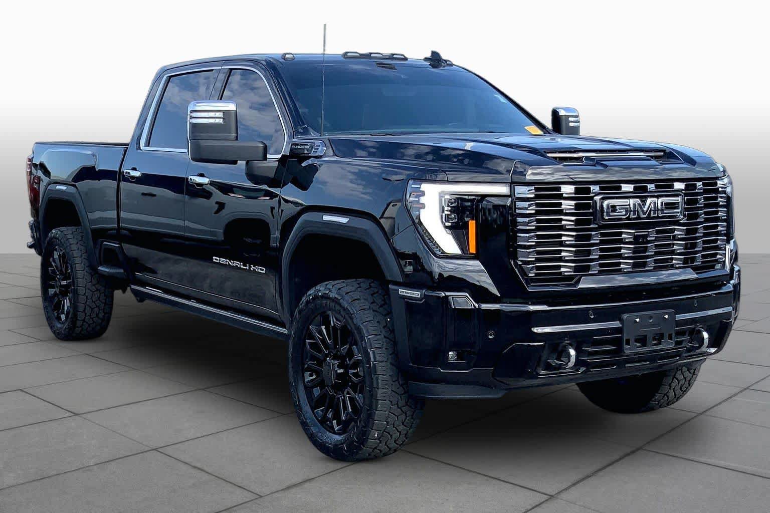 Used 2026 GMC Sierra 2500 Denali Ultimate AWD/4WD image 3