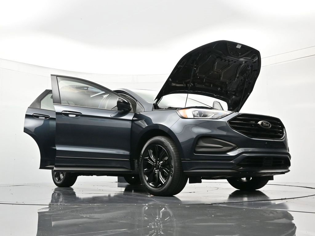 Certified 2022 Ford Edge SE w/ Black Appearance Package image 65