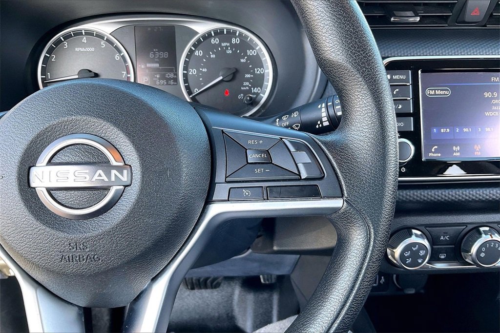 Used 2022 Nissan Kicks S image 17