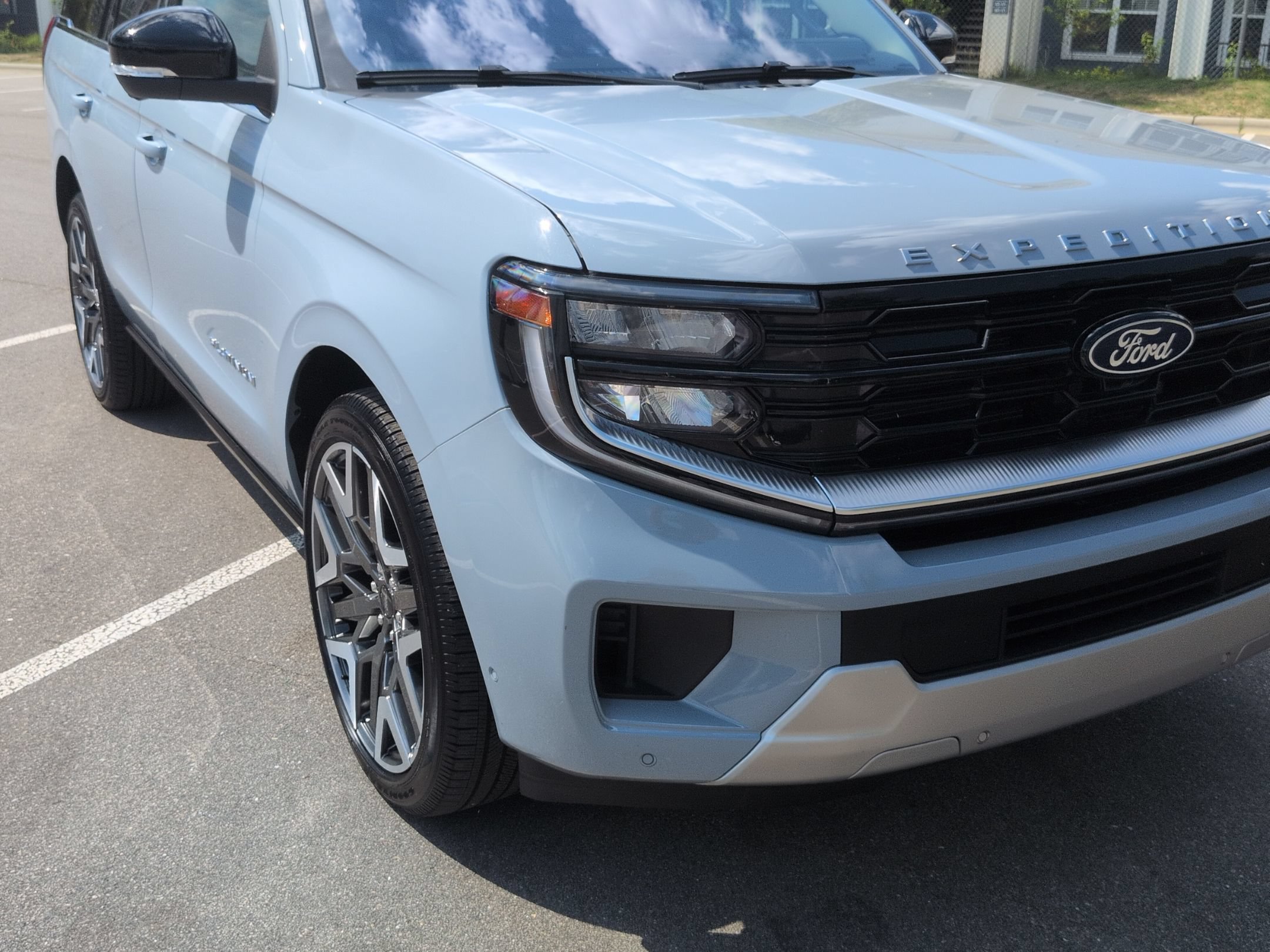 Certified 2025 Ford Expedition Platinum w/ Platinum Ultimate Package AWD/4WD image 10