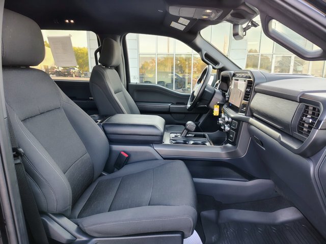 Certified 2024 Ford F150 XLT w/ XLT Black Appearance Package AWD/4WD image 15