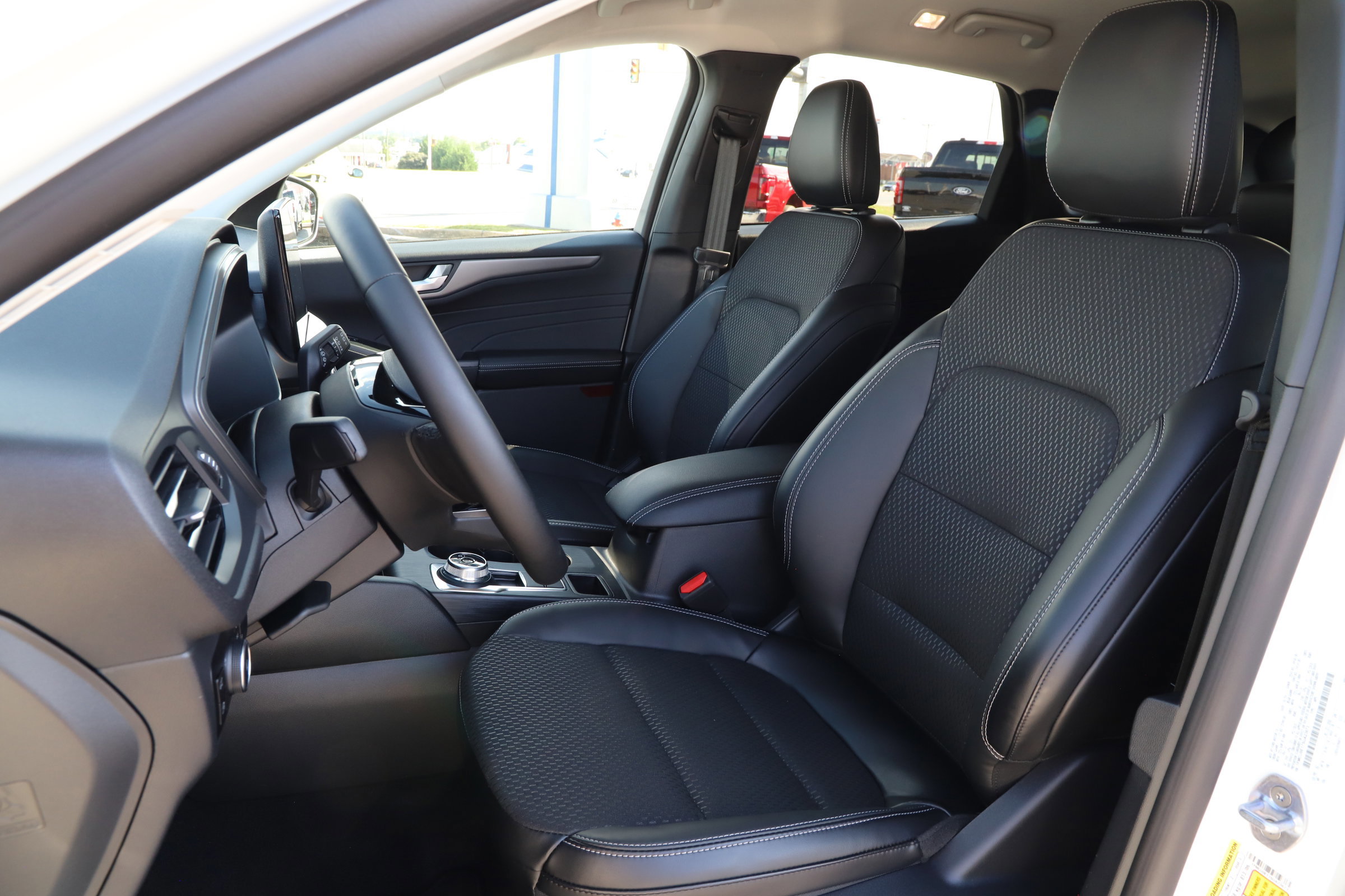 Certified 2025 Ford Escape PHEV image 15