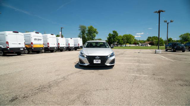 Used 2024 Nissan Altima 2.5 SV FWD image 19