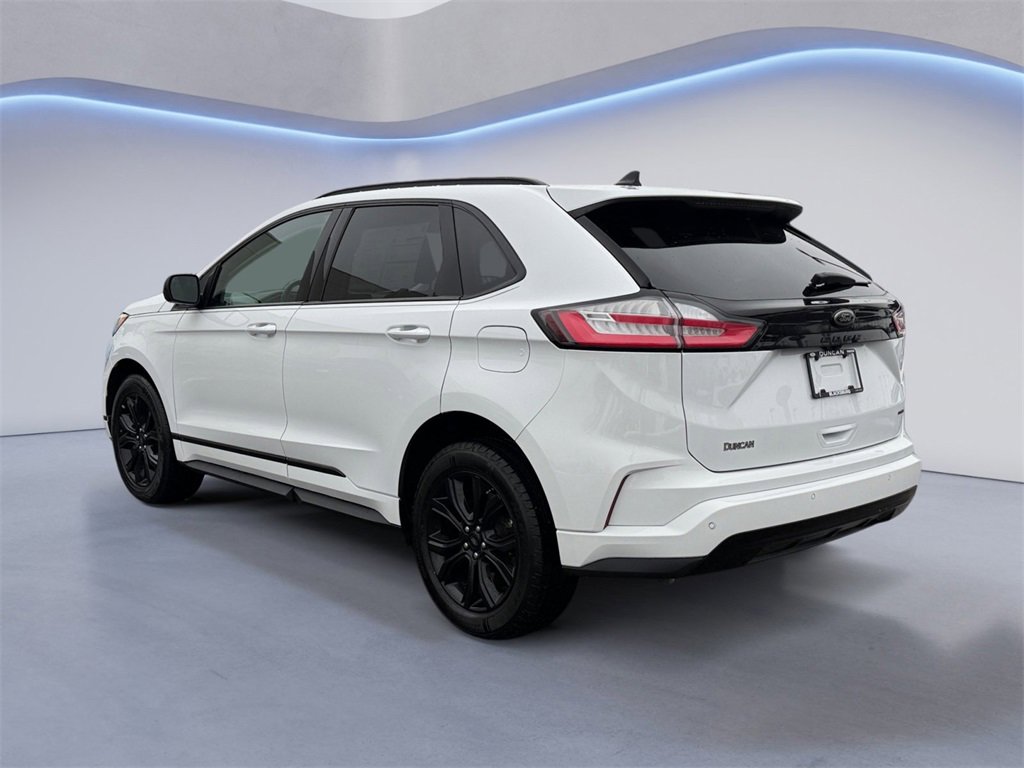 Certified 2022 Ford Edge SE w/ Black Appearance Package image 5