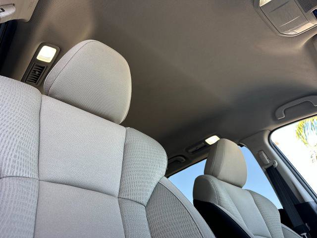 Used 2023 Subaru Ascent Premium w/ Convenience Package AWD/4WD image 17