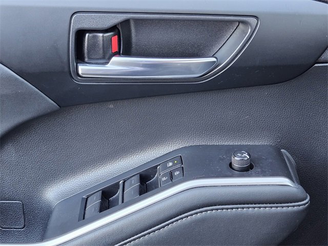 Used 2022 Toyota Highlander XLE image 27