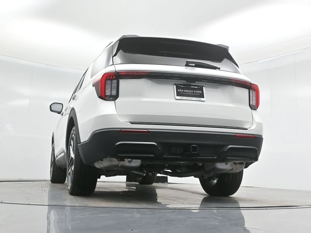 Certified 2025 Ford Explorer ST-Line w/ Premium Package image 52