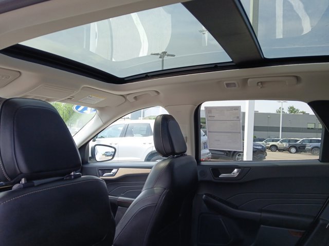 Certified 2021 Ford Escape Titanium w/ Titanium Premium Package FWD image 22