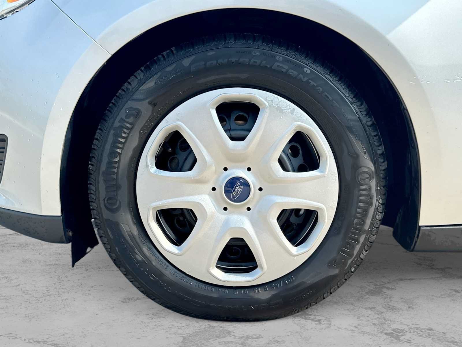 Certified 2018 Ford Focus S FWD image 13