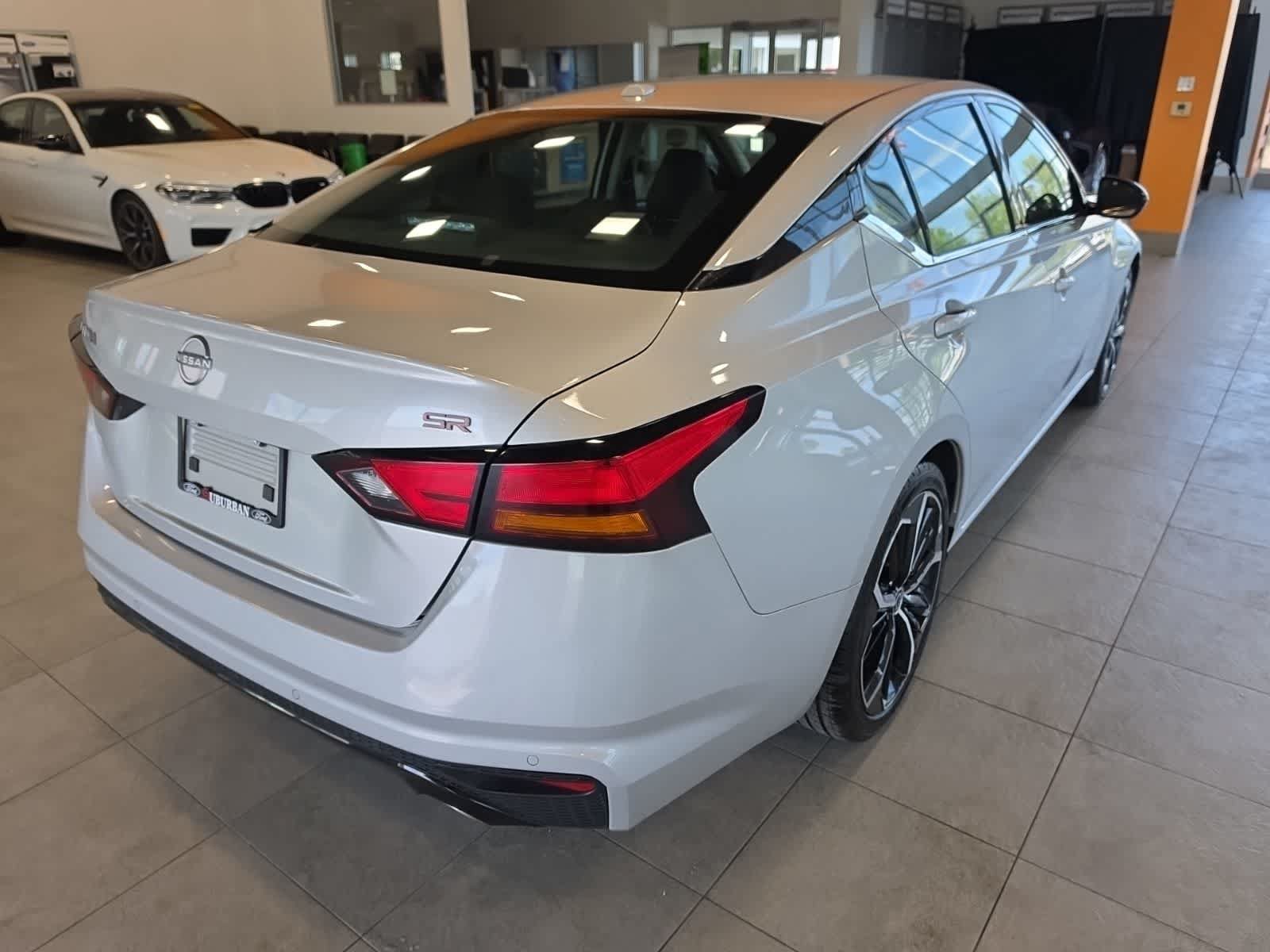Used 2023 Nissan Altima 2.5 SR FWD image 8
