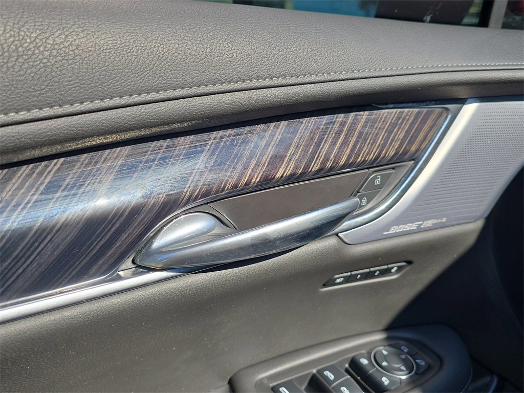 Used 2023 Cadillac XT6 Premium Luxury w/ Technology Package image 17