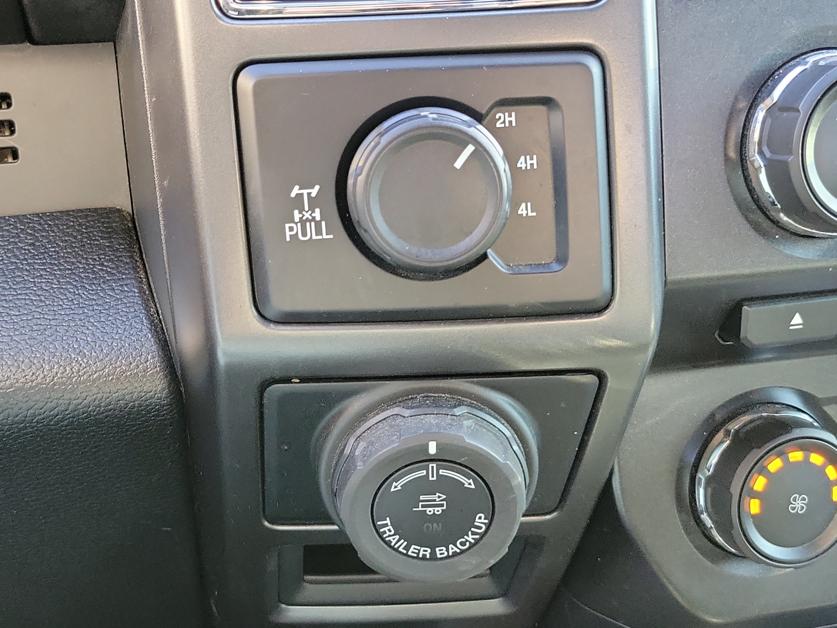 Certified 2018 Ford F150 XLT w/ Equipment Group 302A Luxury AWD/4WD image 30