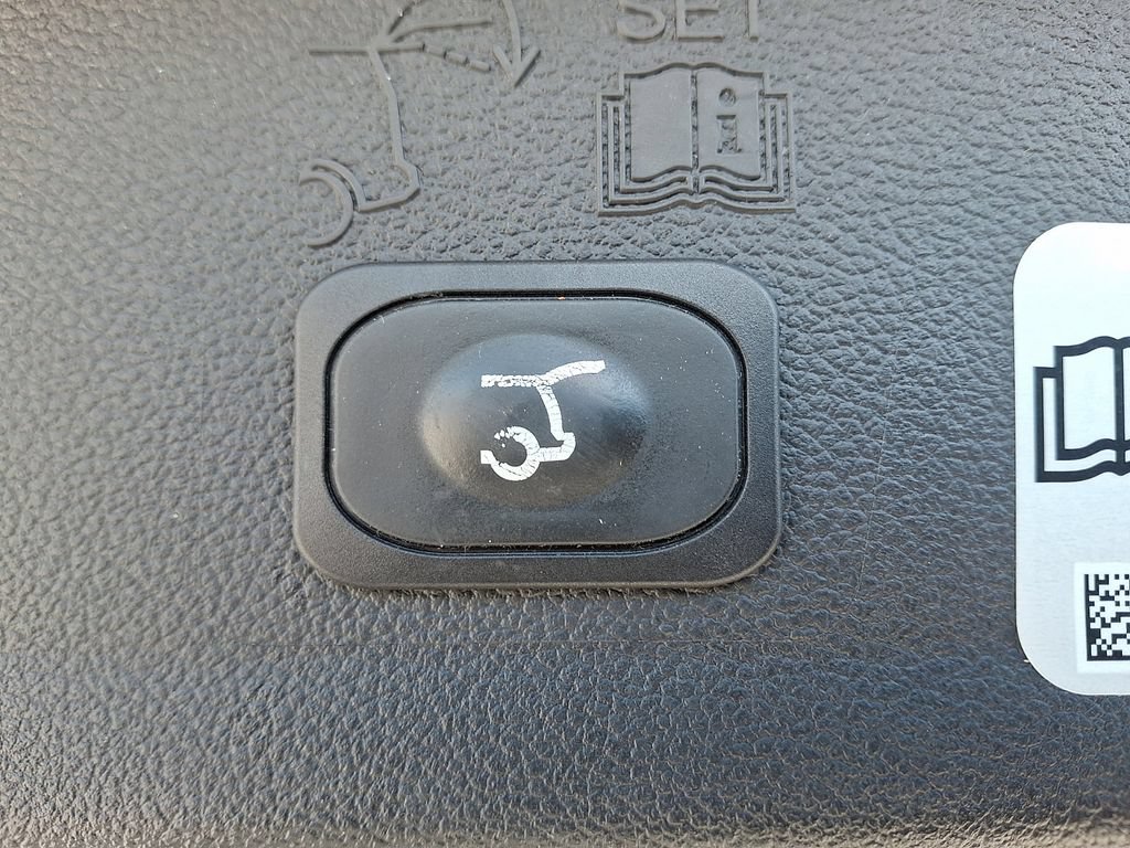 Certified 2017 Ford Escape Titanium AWD/4WD image 31