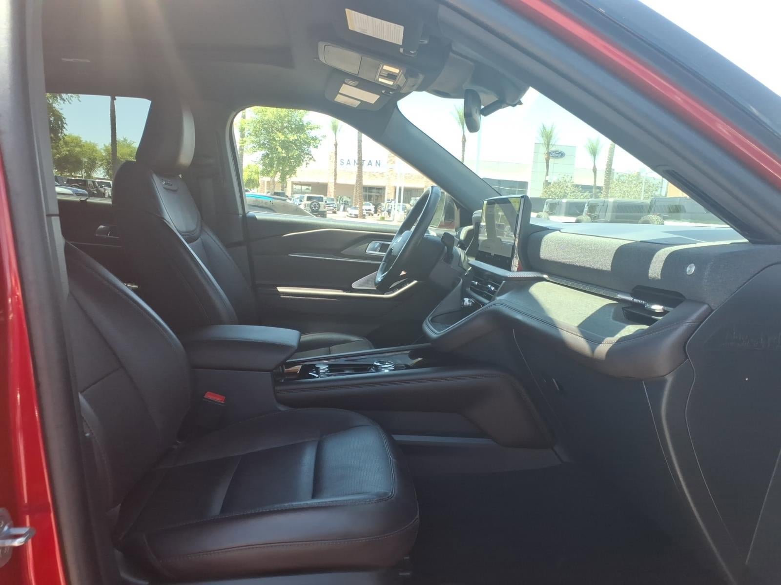 Certified 2025 Ford Explorer Platinum AWD/4WD image 11