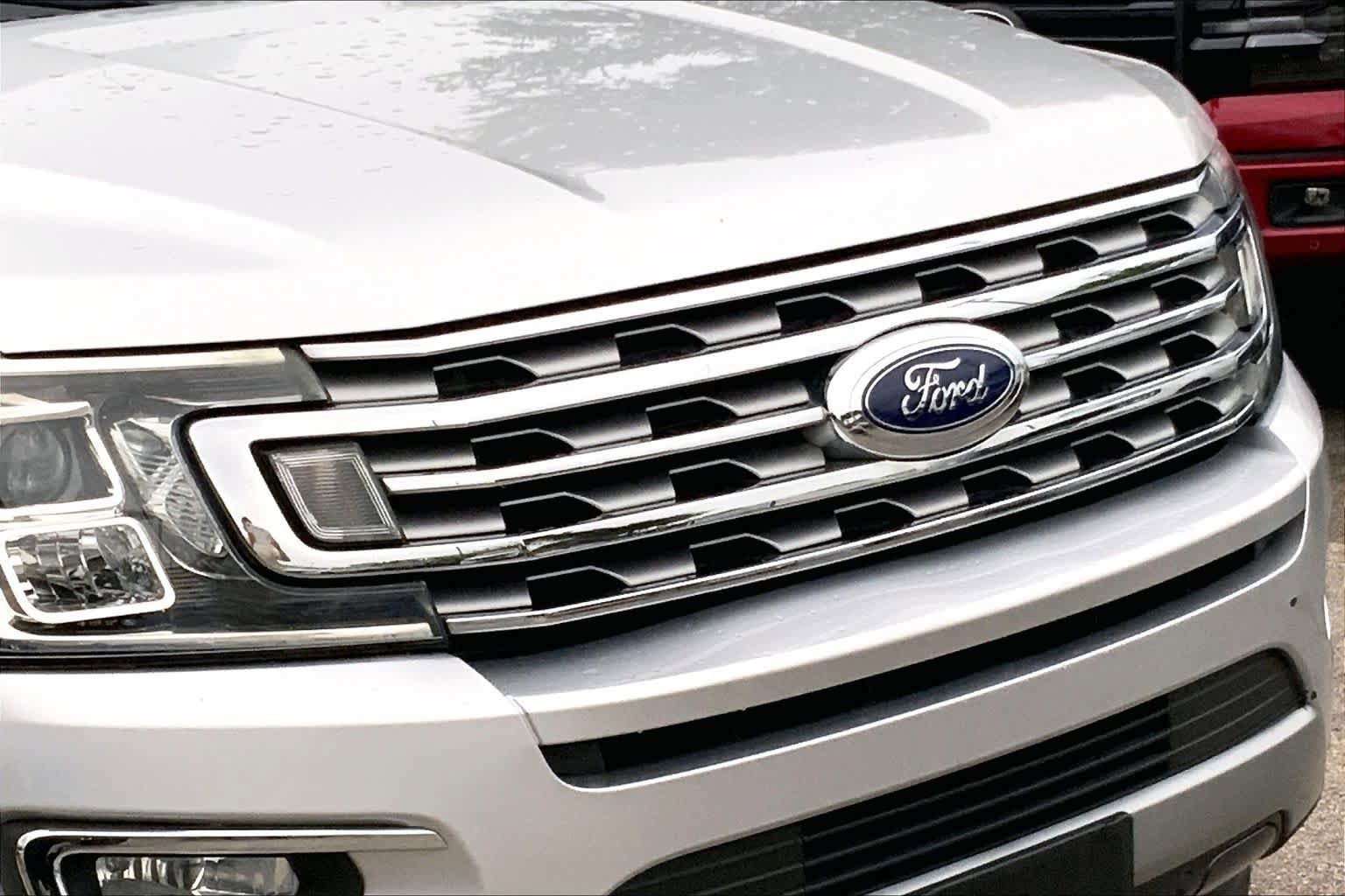 Certified 2019 Ford Expedition Max Limited RWD image 26