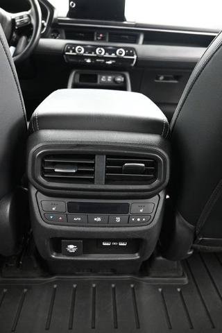 Used 2023 Honda Pilot Elite image 16