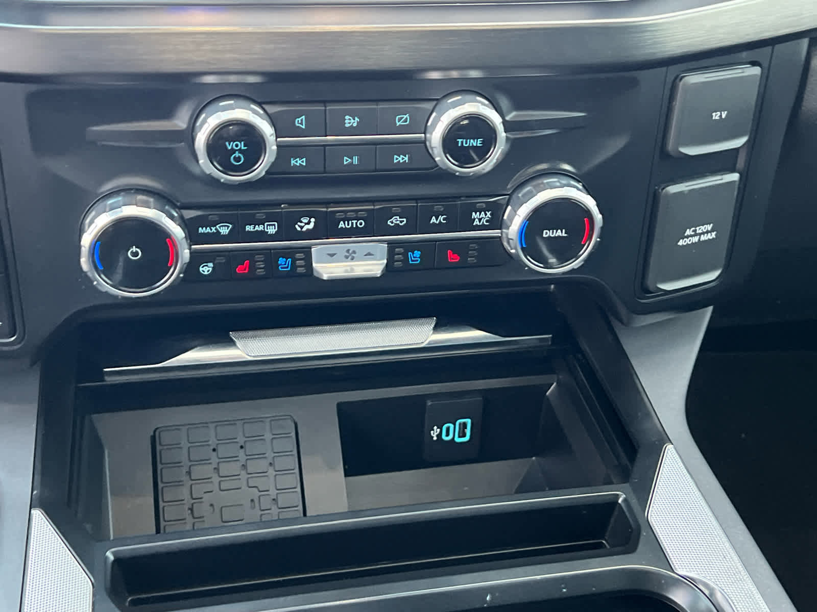 Certified 2024 Ford F350 Lariat image 34