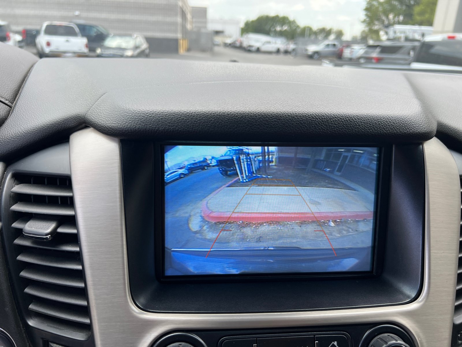 Used 2020 GMC Yukon Denali AWD/4WD image 18