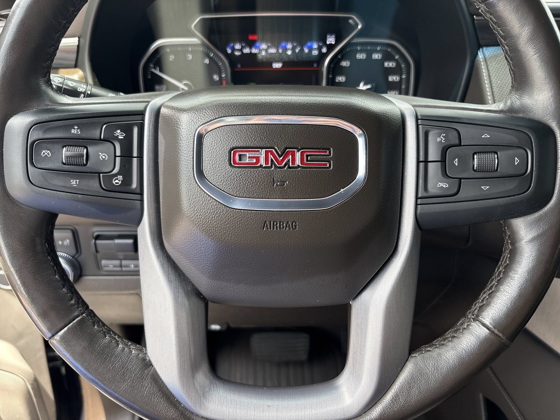 Used 2021 GMC Yukon SLT w/ SLT Luxury Package AWD/4WD image 10