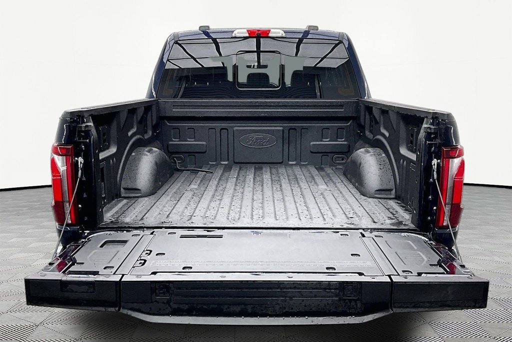 Certified 2025 Ford F150 Platinum w/ Equipment Group 702A High AWD/4WD image 18