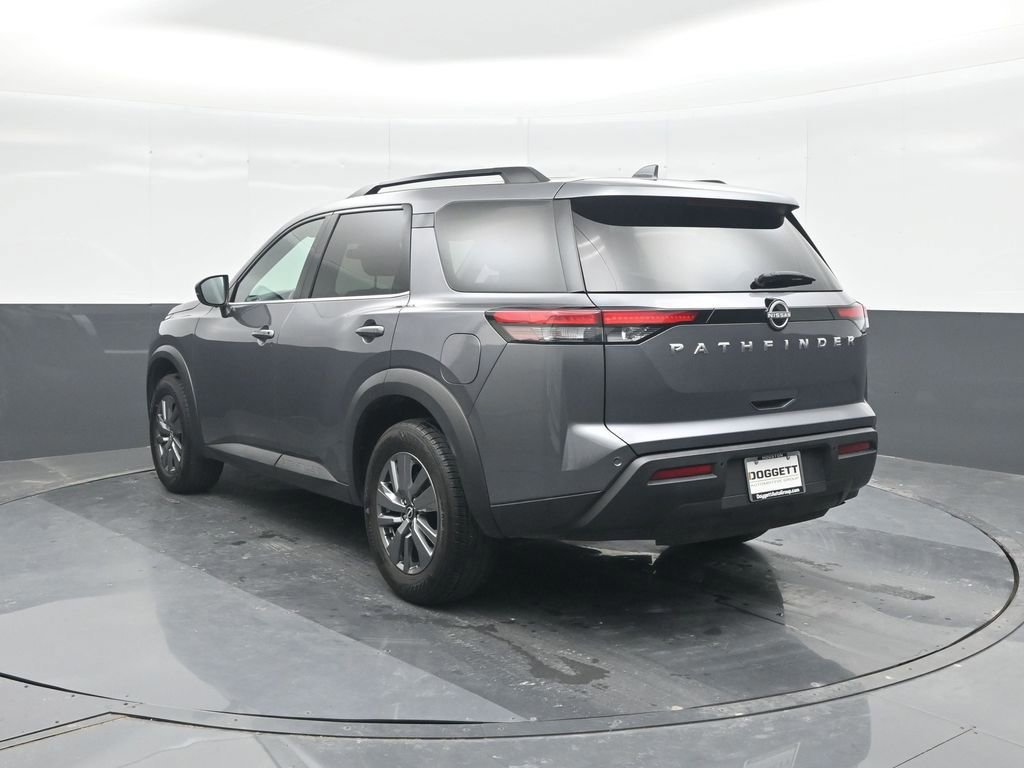 Used 2025 Nissan Pathfinder SV FWD image 3