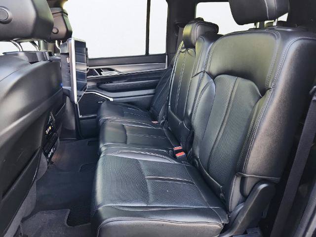 Used 2025 Jeep Wagoneer 4WD w/ Premium Group I image 26