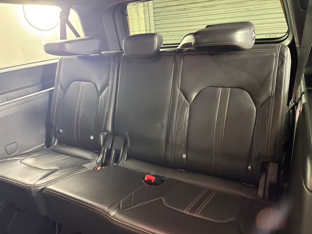 Certified 2024 Ford Expedition Max Platinum image 32