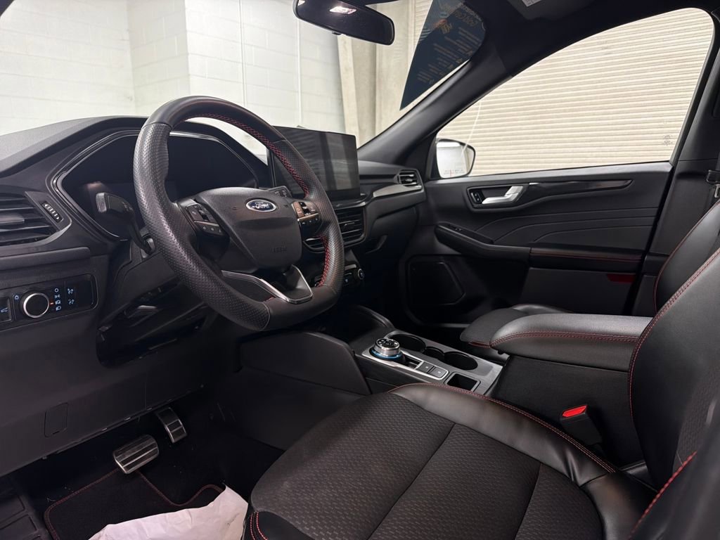 Certified 2023 Ford Escape ST-Line w/ Tech Pack #1 image 11