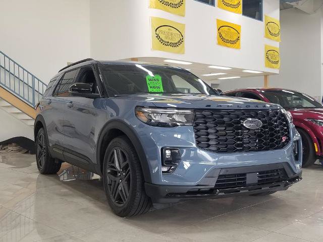 Certified 2025 Ford Explorer ST w/ Sun And Sound Package AWD/4WD image 4