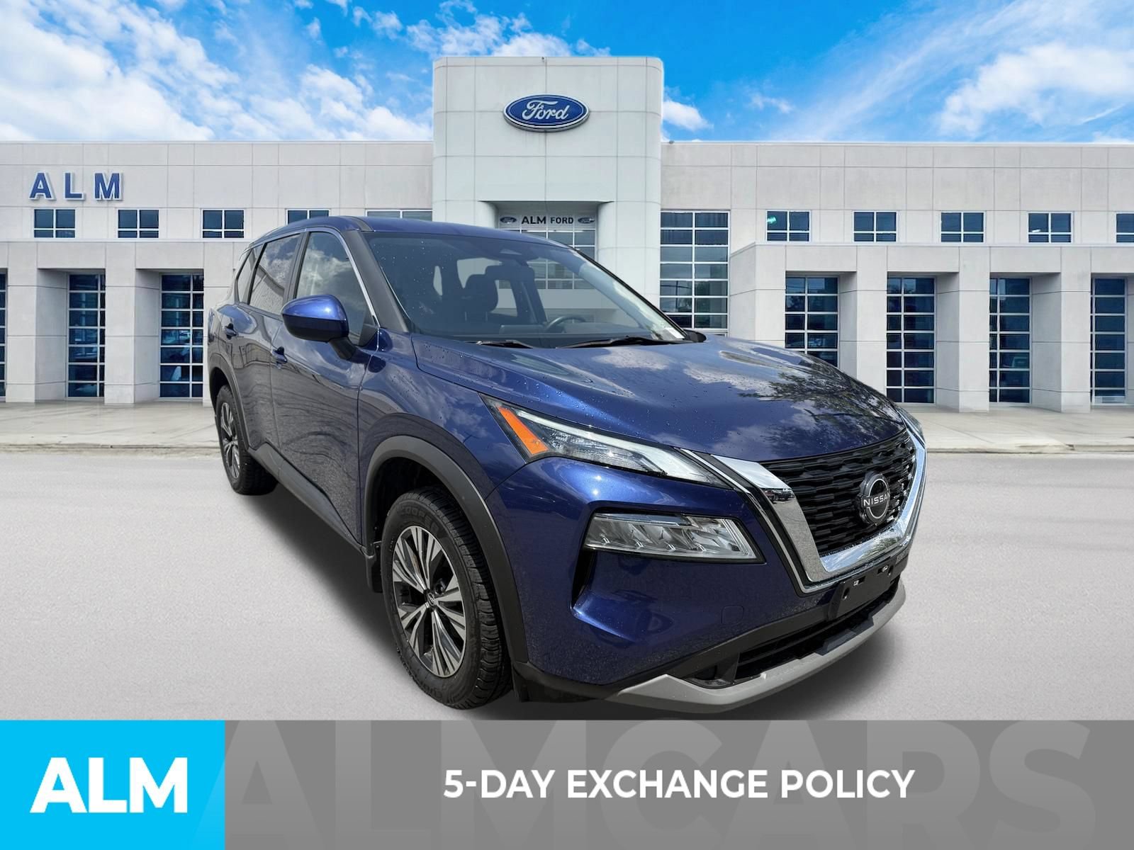 Used 2023 Nissan Rogue SV AWD/4WD image 3