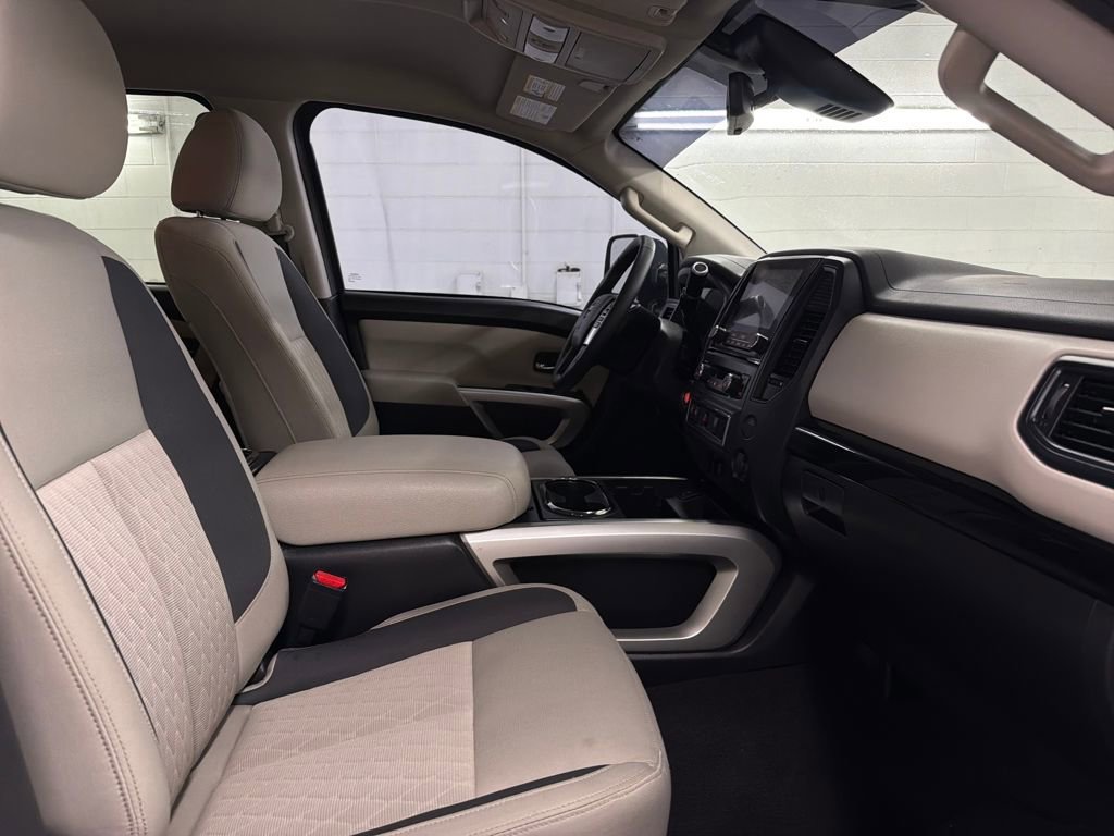 Used 2023 Nissan Titan SV w/ SV Convenience Package image 27