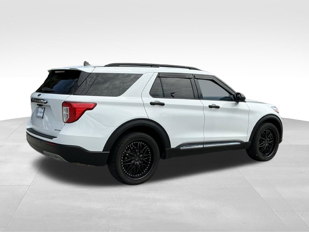 Certified 2023 Ford Explorer XLT w/ Equipment Group 202A AWD/4WD image 12