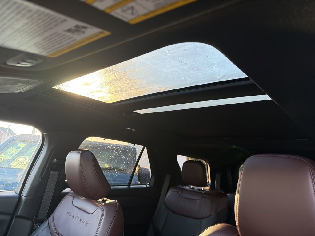 Certified 2023 Ford Explorer Platinum w/ Technology Package image 28