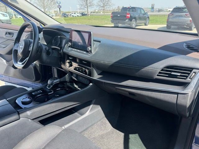 Used 2023 Nissan Rogue S AWD/4WD image 36