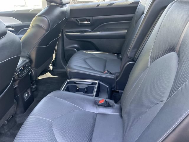 Used 2024 Toyota Grand Highlander AWD image 21