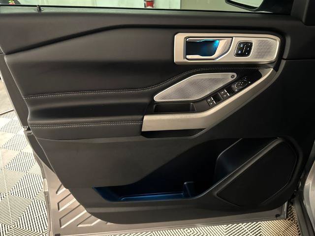 Certified 2023 Ford Explorer Limited w/ Limited Technology Package RWD image 9