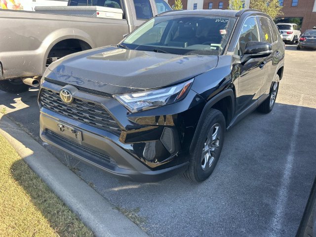 Used 2025 Toyota RAV4 XLE FWD image 1