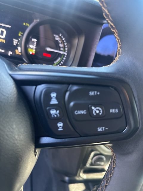 Used 2024 Jeep Wrangler Unlimited w/ Convenience Group AWD/4WD image 28