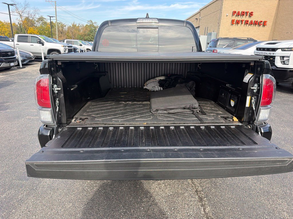 Used 2022 Toyota Tacoma TRD Sport AWD/4WD image 12