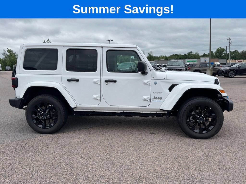 Used 2024 Jeep Wrangler Unlimited Sahara AWD/4WD image 9
