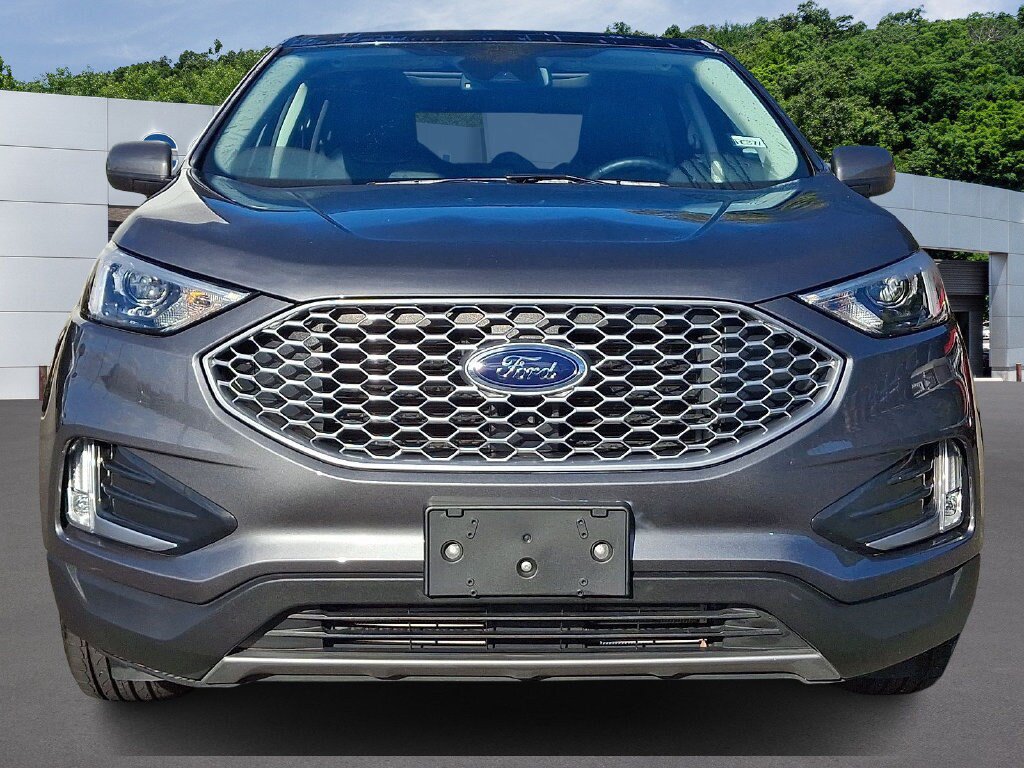 Certified 2024 Ford Edge SEL w/ Convenience Package AWD/4WD image 2
