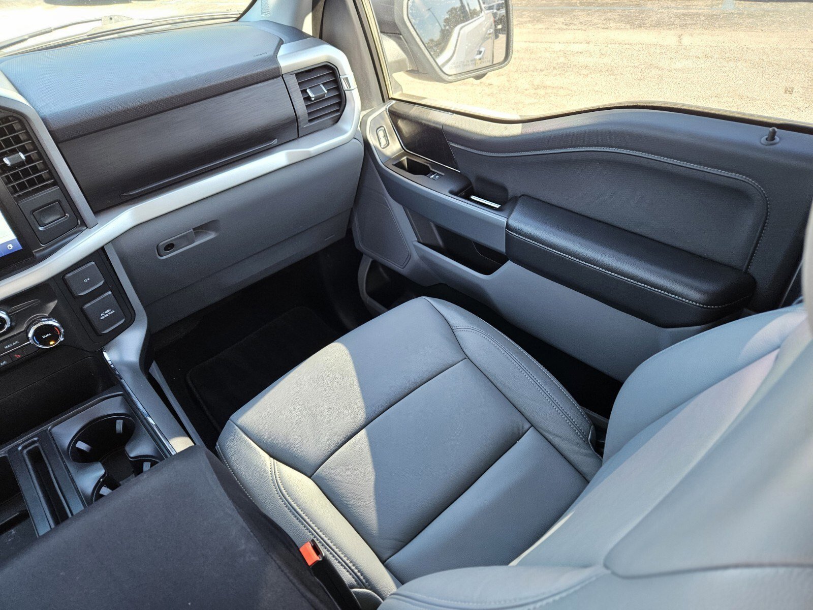 Certified 2022 Ford F150 XLT w/ Equipment Group 302A High image 17