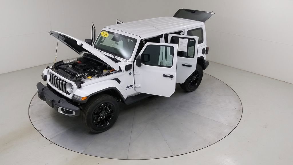 Used 2025 Jeep Wrangler Unlimited Sahara AWD/4WD image 54