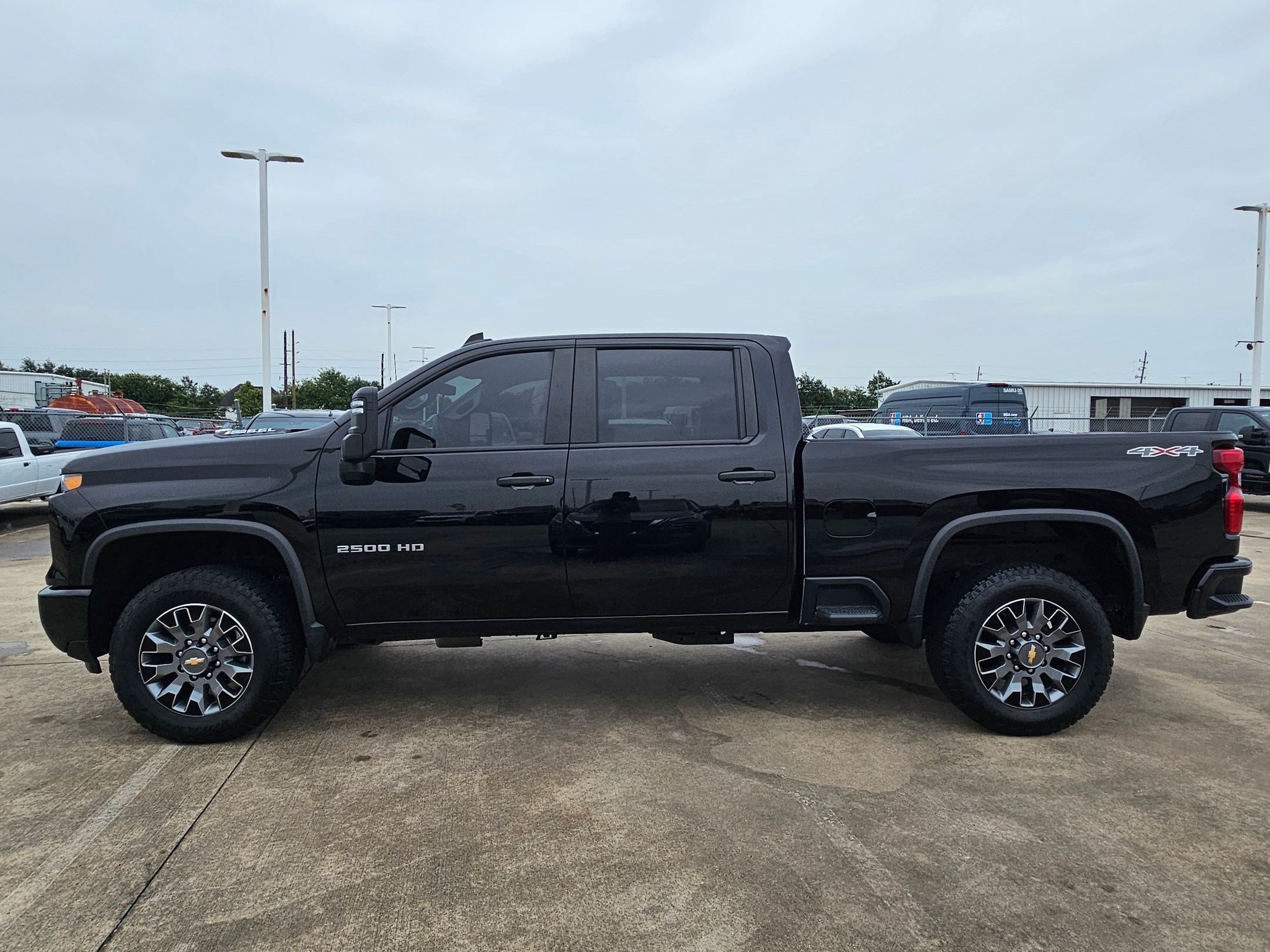 Used 2025 Chevrolet Silverado 2500 Custom w/ Custom Convenience Package AWD/4WD image 9