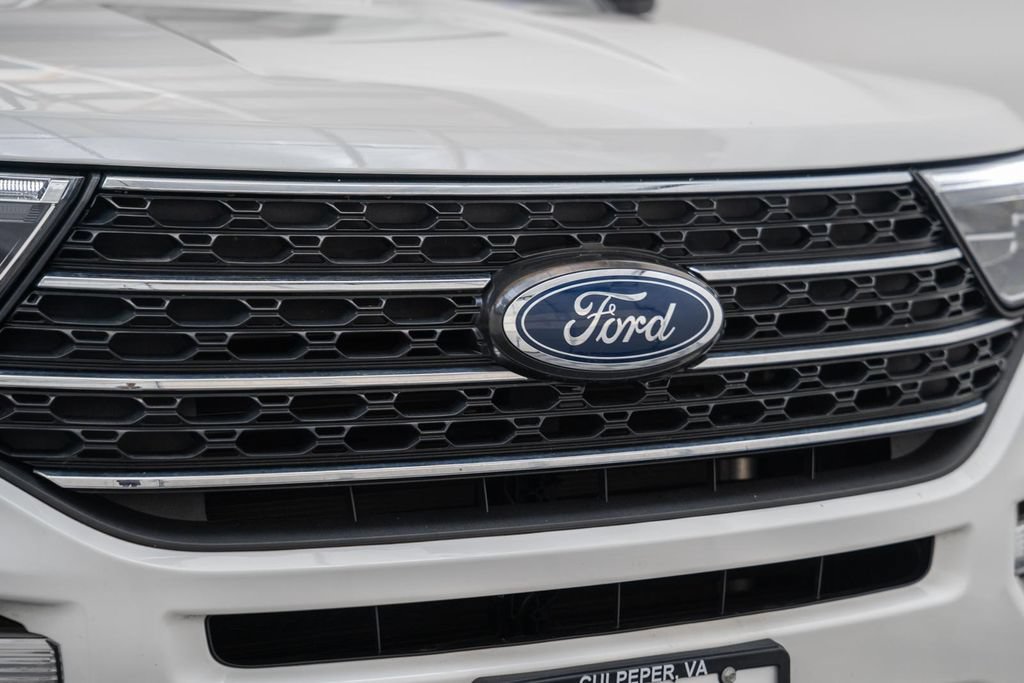 Certified 2023 Ford Explorer XLT w/ Equipment Group 202A AWD/4WD image 14